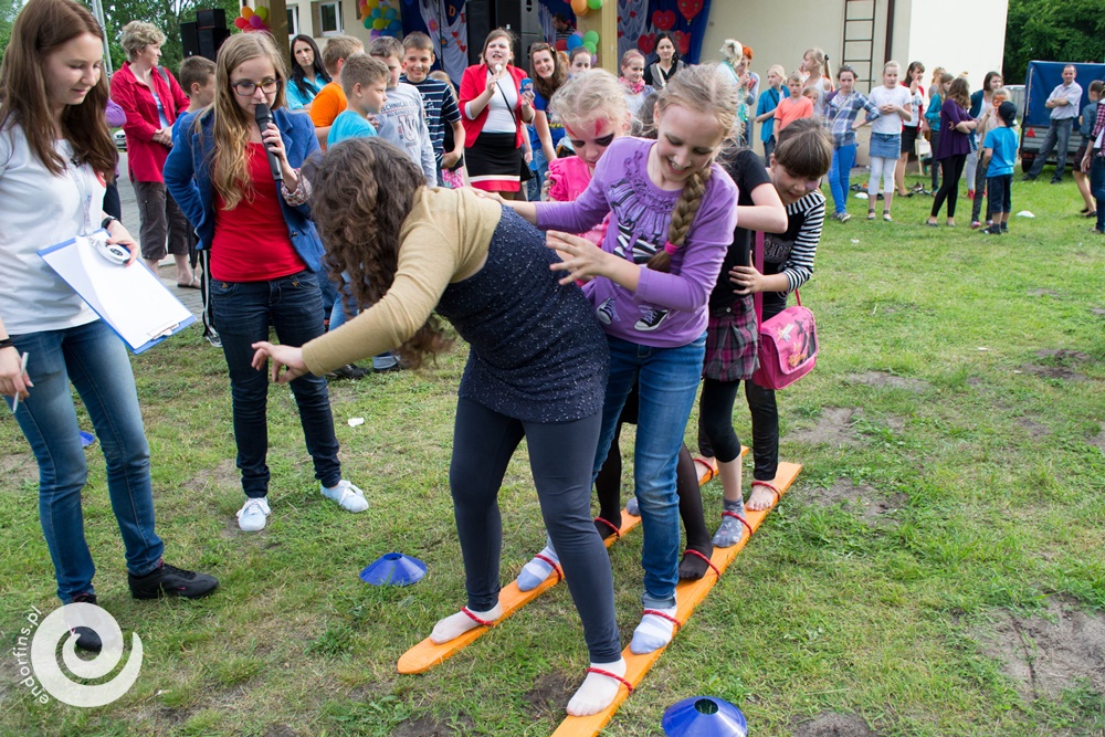 wyścigi na wieloosobowych nartach