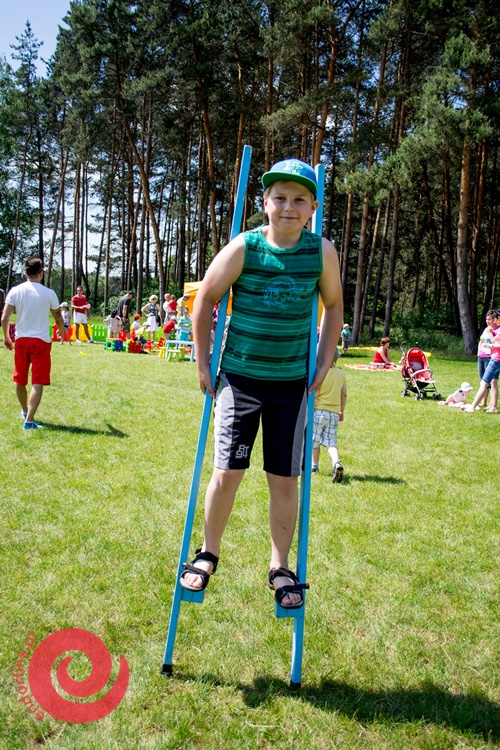 szczudla dla dzieci - zabawy kuglarskie
