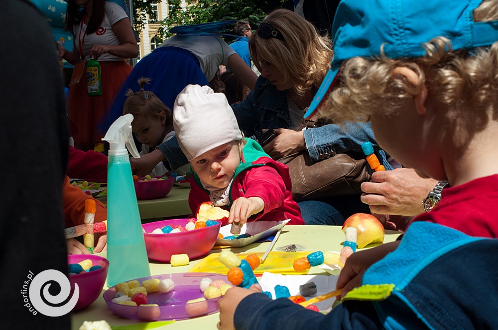 zabawy z klockami playmais, meble z ikei wynajem - animator pilnuje dzieci - łódź