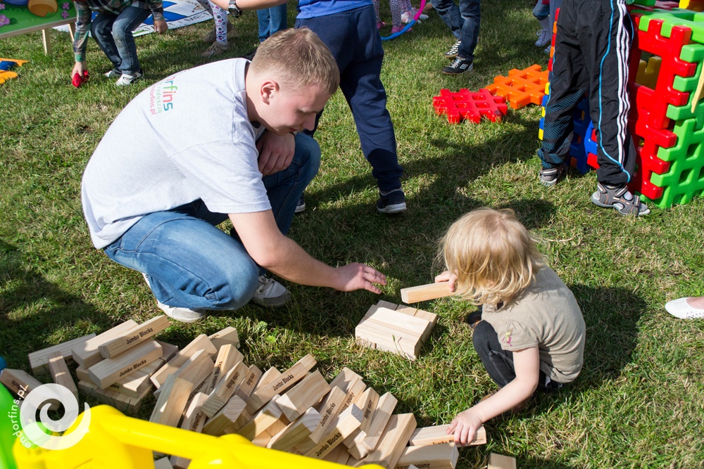 mega jenga na piknik firmowy